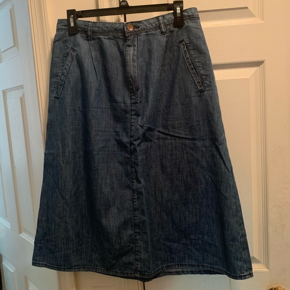 Forever 21 Denim A-Line Skirt Size 30